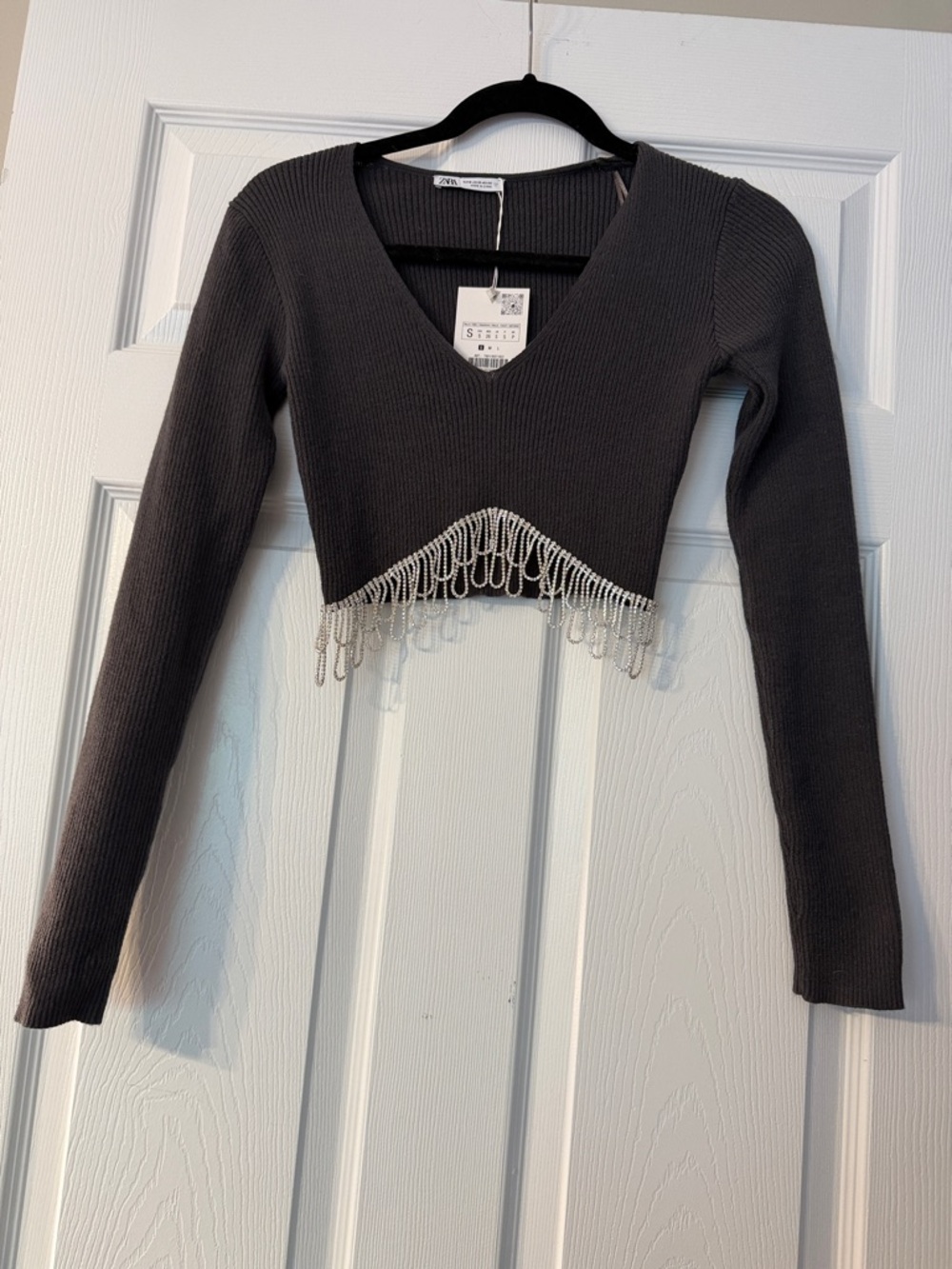 Zara Charcoal Gray Cropped V‑Neck Top with Beaded Fringe